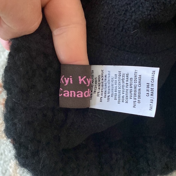 Like New Kyi Kyi Pom Pom Beanie - Picture 2 of 4